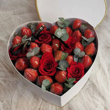 草莓心形礼盒 